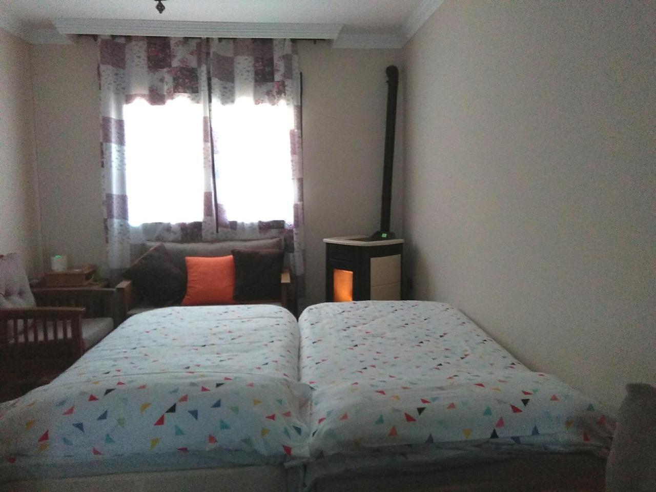 A 15' Granada, Piscina, Solarium, Futbolín, Casa Medina Güevéjar Guevejar Exterior foto